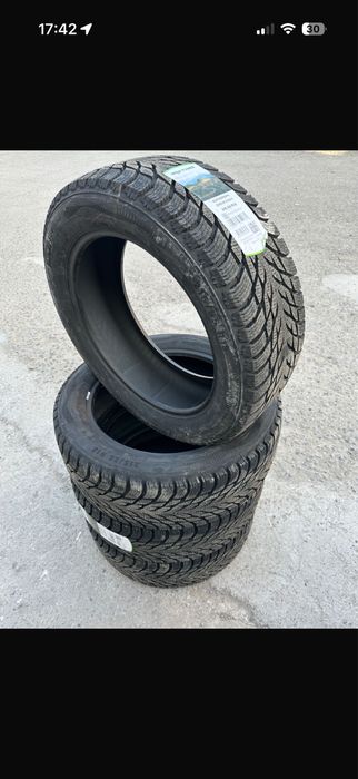 Зимние шины Новые 215/55/18