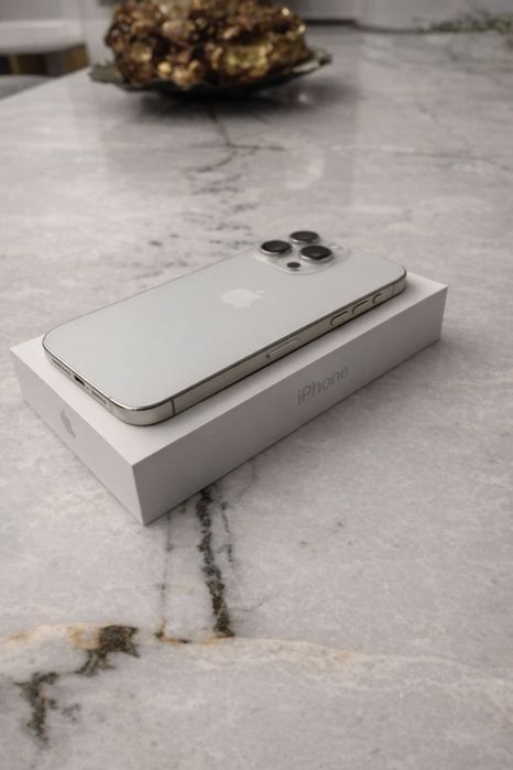 iPhone 15 Pro Max 256GB urgent impecabil cu cutie și încarcator