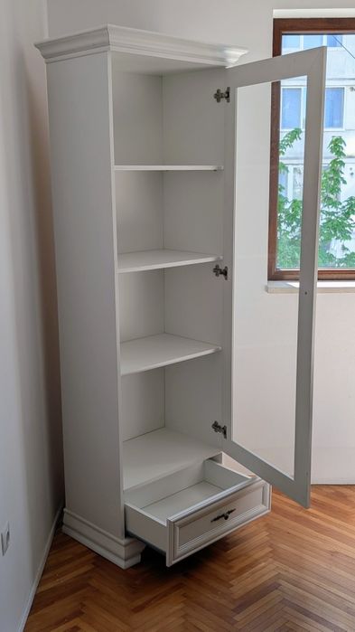 Vitrină Stil Clasic Idento (MDF) – Alb Alpin – Stare Impecabilă