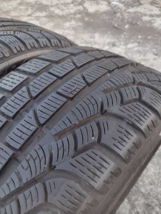 Перфектни 2бр.225/40/18 Pirelli dot3622