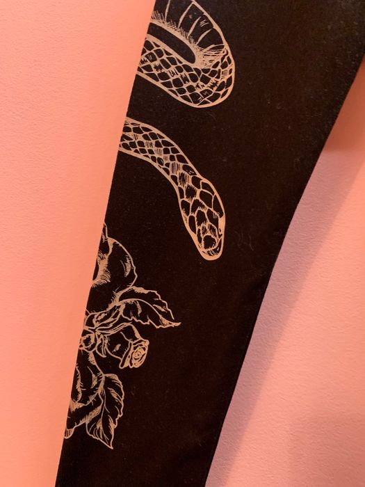 Черна блуза с елементи