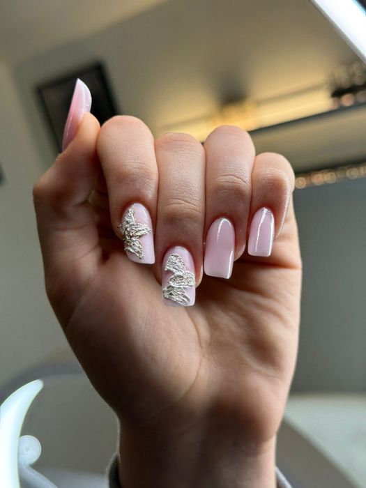 Model unghii cu gel