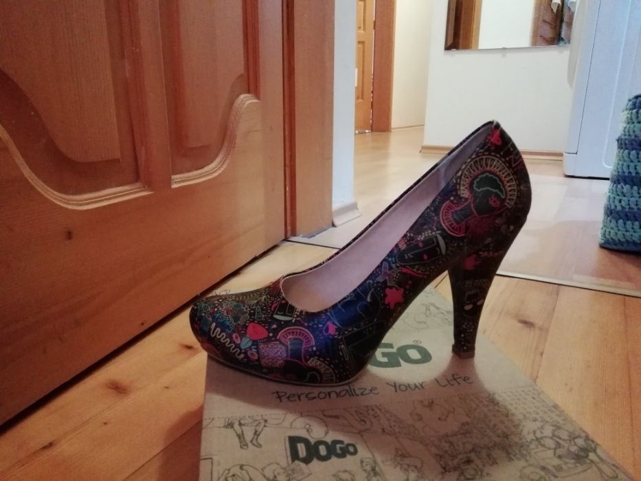 Дамски обувки DOGO
