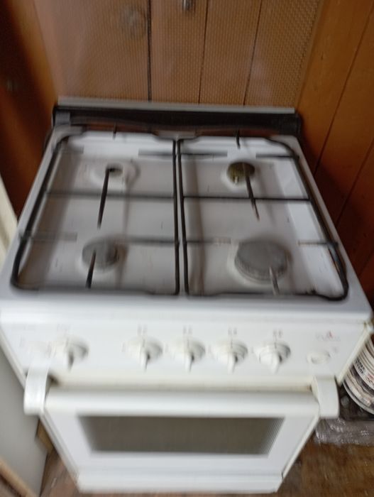 Продам газ плиту