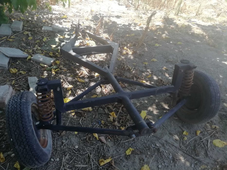 Продавам шаси от каравана