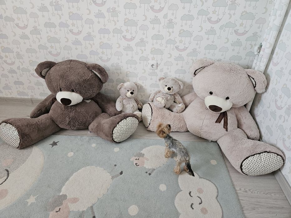 Голям плюшен мечок