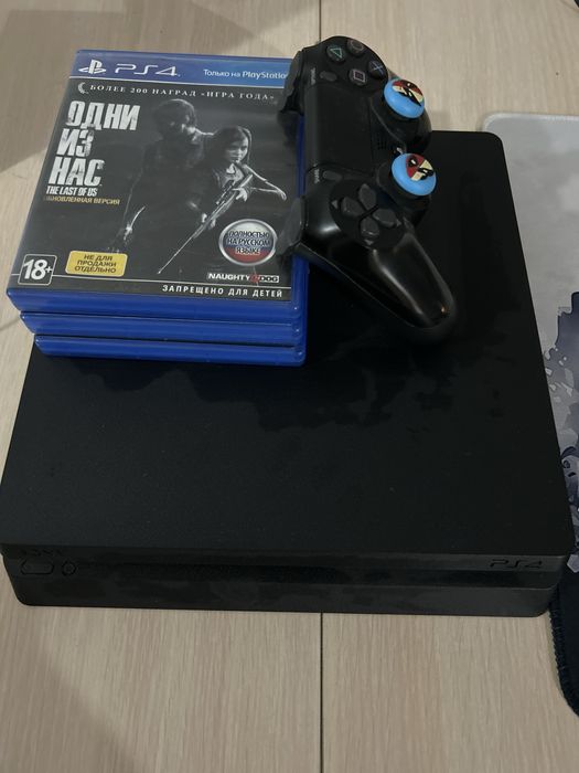 PlayStation PS4 slim