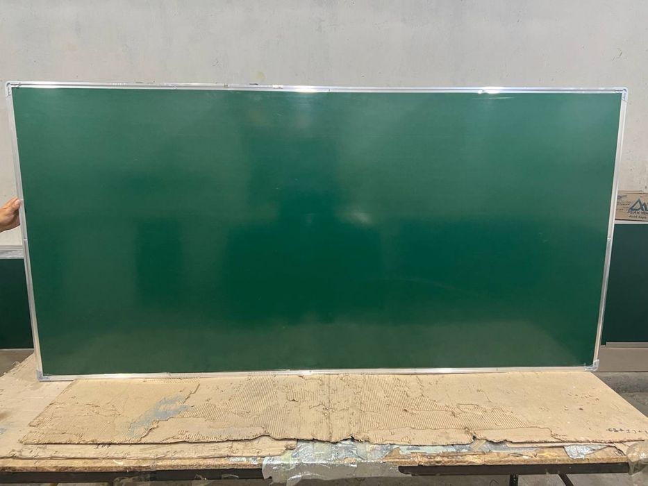 Maktab uchun doska yetkazib beramiz