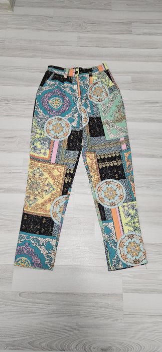 Vand pantaloni femei