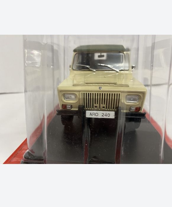 ARO 240 an 1978 Macheta auto  scara 1:24 (16 cm)  Hachette