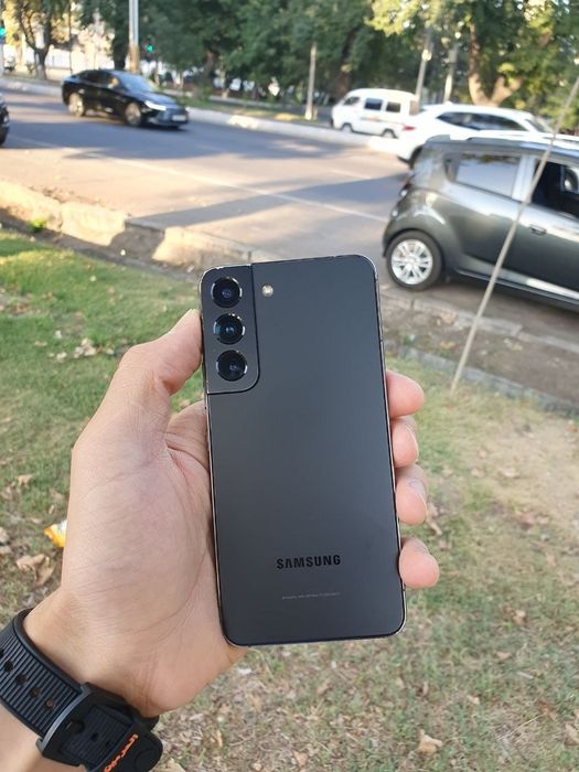 Samsung S22 256gb ideal