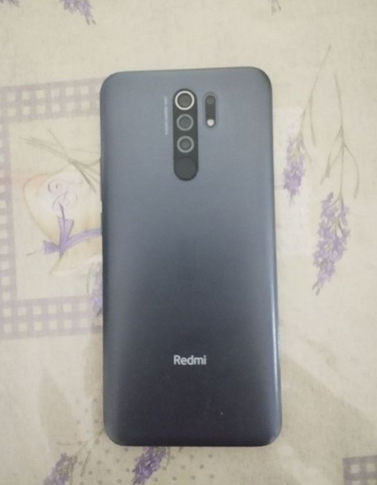 Продаю телефон редми