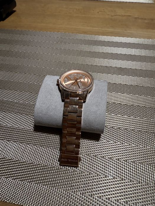 Часовник Michael Kors