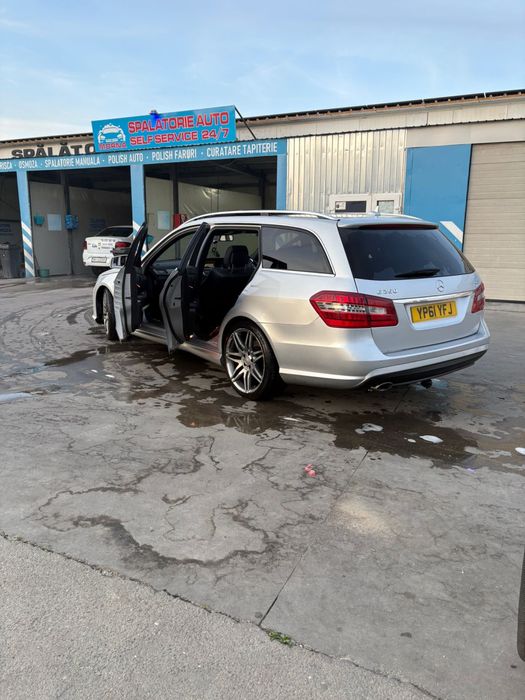 Dezmembrez mercedes w212