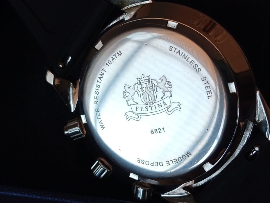 Ретро мъжки часовник хронограф оригинален Festina 6821 с кутия и документи, нова силиконова каишка и нова батерия, сверен и почистен, профилактиран