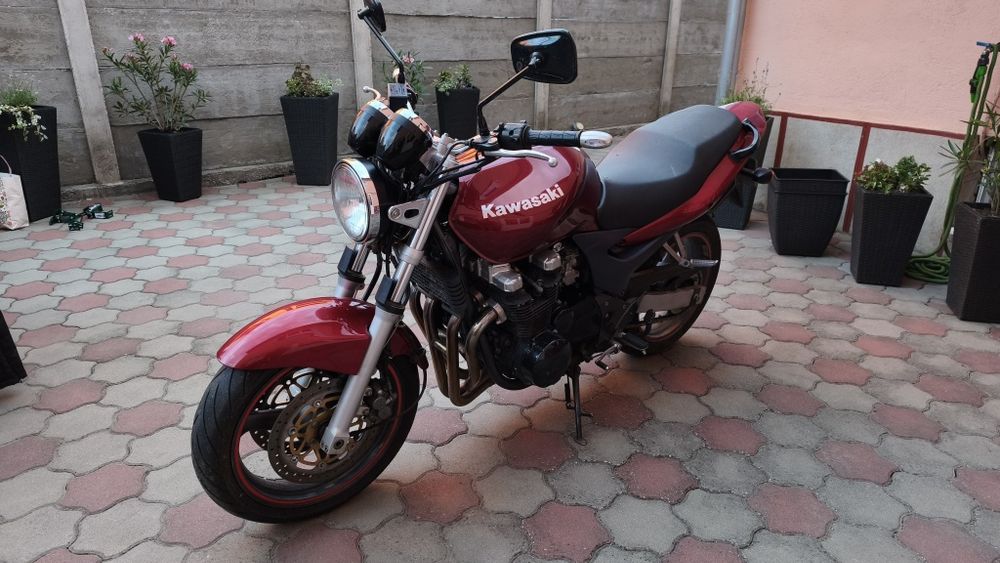 Vand Kavasaki ZR7 an 2000, 51000km, înmatriculată