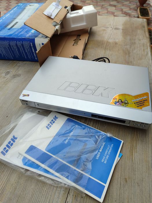 Видео магнитафон Sony и DVD плеер BBK