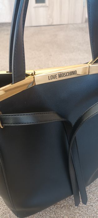 Чанта на марката Love Moschino