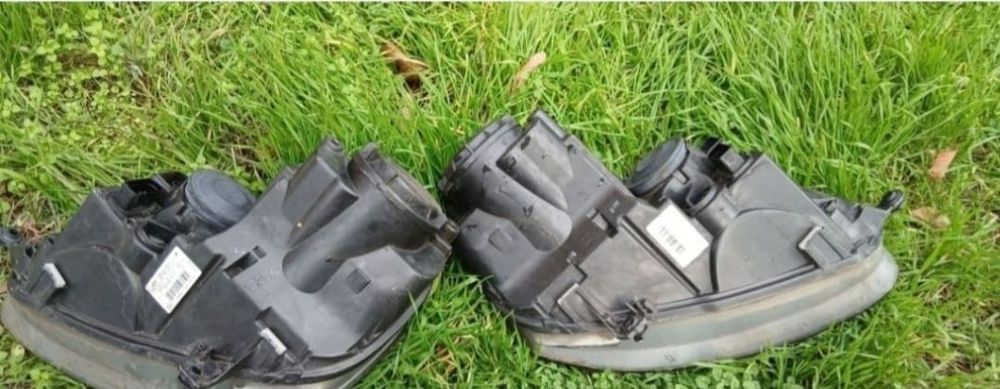 Faruri golf 5 Hella  200 lei