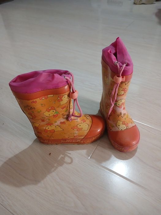 Обувь      размер 25-26