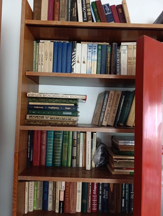 Продам Книги классика (детективы)