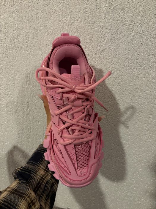 Balenciaga track