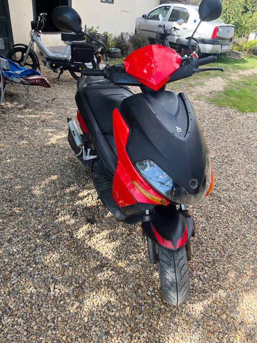 scuter Benelli Quattronove 49x