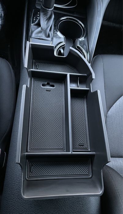 Органайзер в подлокотник Toyota 75