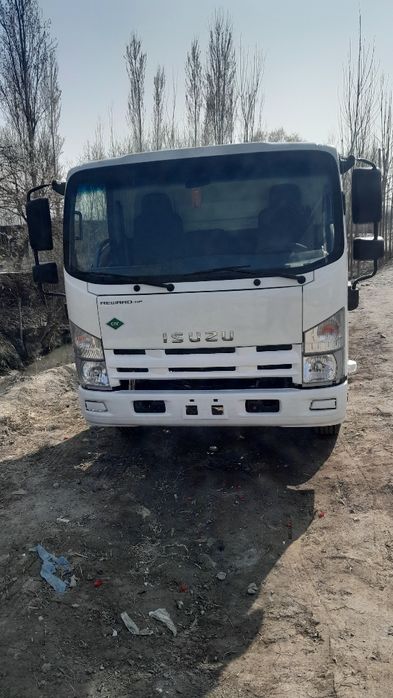 Avtobusdan terilgan Isuzu Shassi Hollata