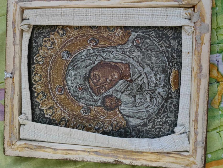 Старинни уникални гоблени.