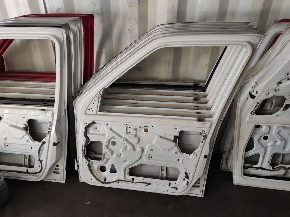 Тико.Унг эшик,,том,  Радной Ок ранг га бор.