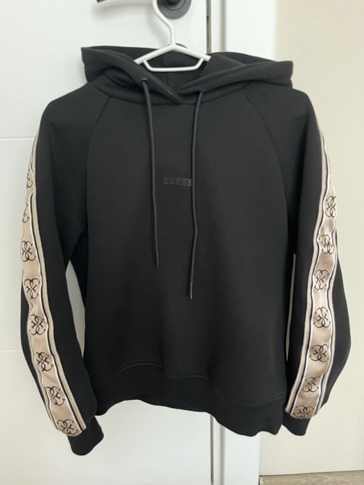 Спортен екип guess