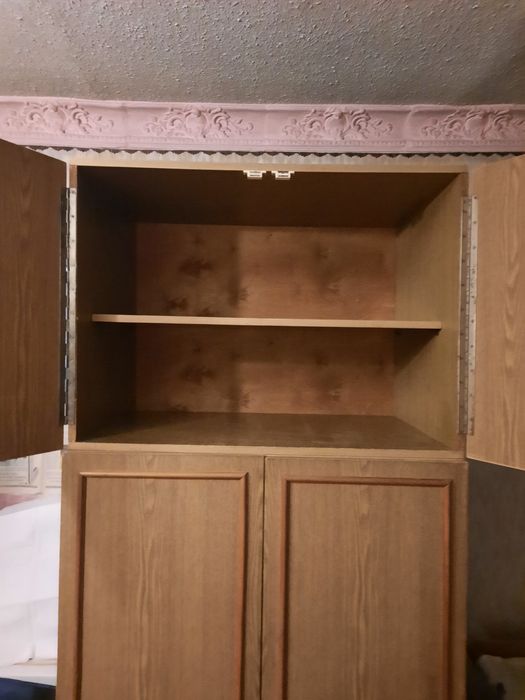 Продаю шкаф для прихожей.