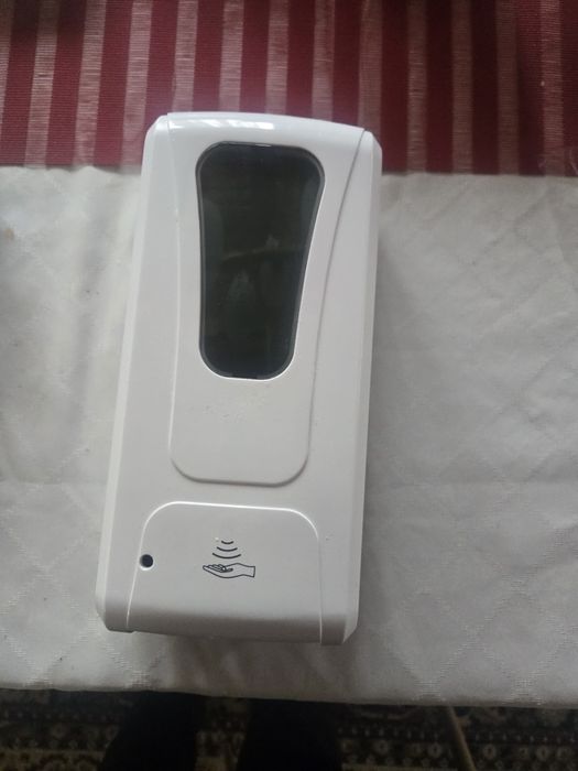 Dozator automat pentru săpun și dezinfectant