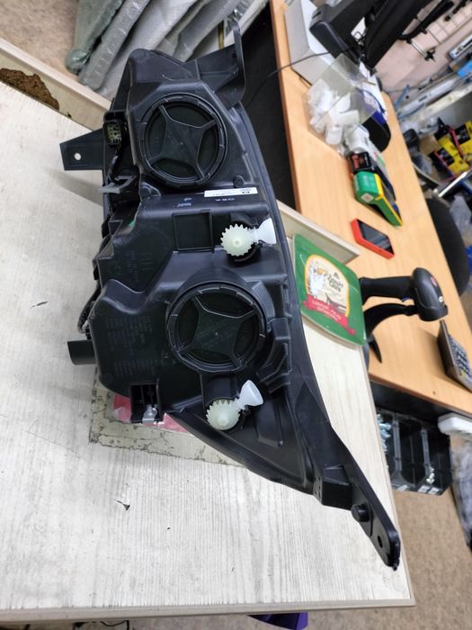 фара на Шевроле оникс