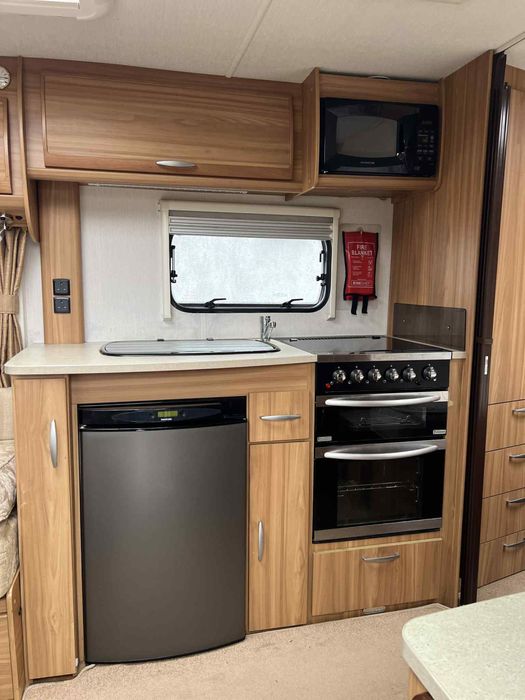 Lunar Clubman 2011 pat matrimonial Alde alko atc cabina de dush inm ro