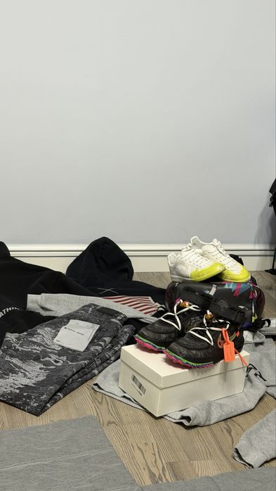 продам всю одежду по маленькой цене