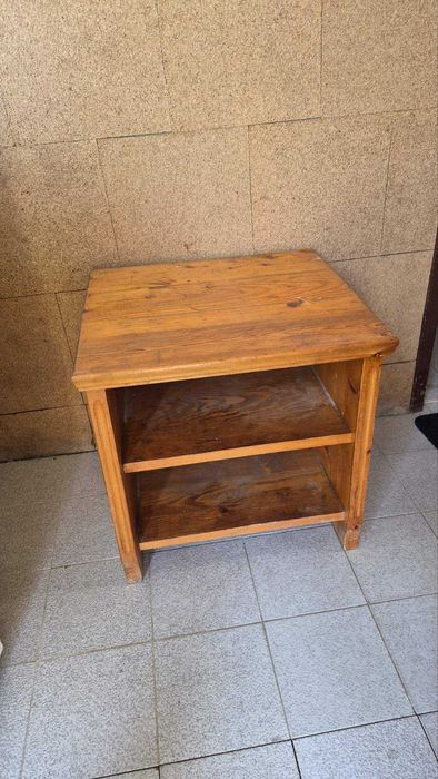 Дървени мебели- маса, столове, шкафове, гардероби