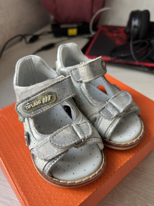 Сандали tiflani
