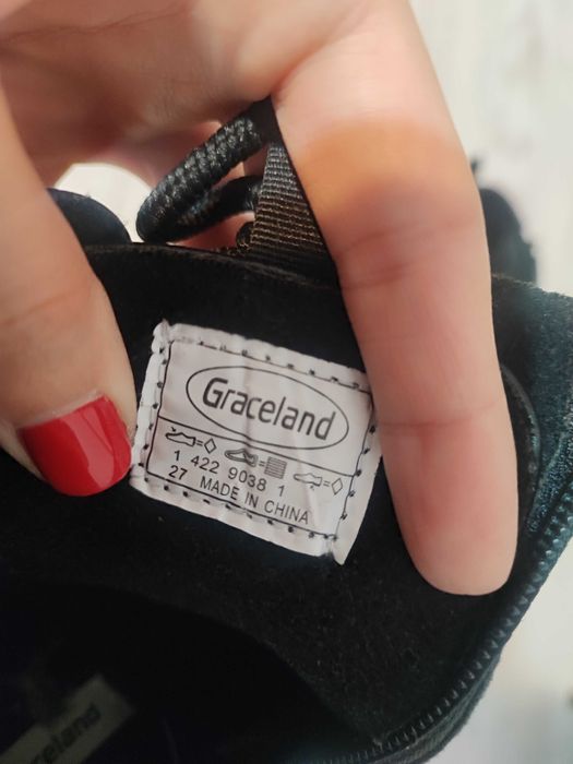 Cizme de toamna, mărime 27 și mărime 30, Graceland
