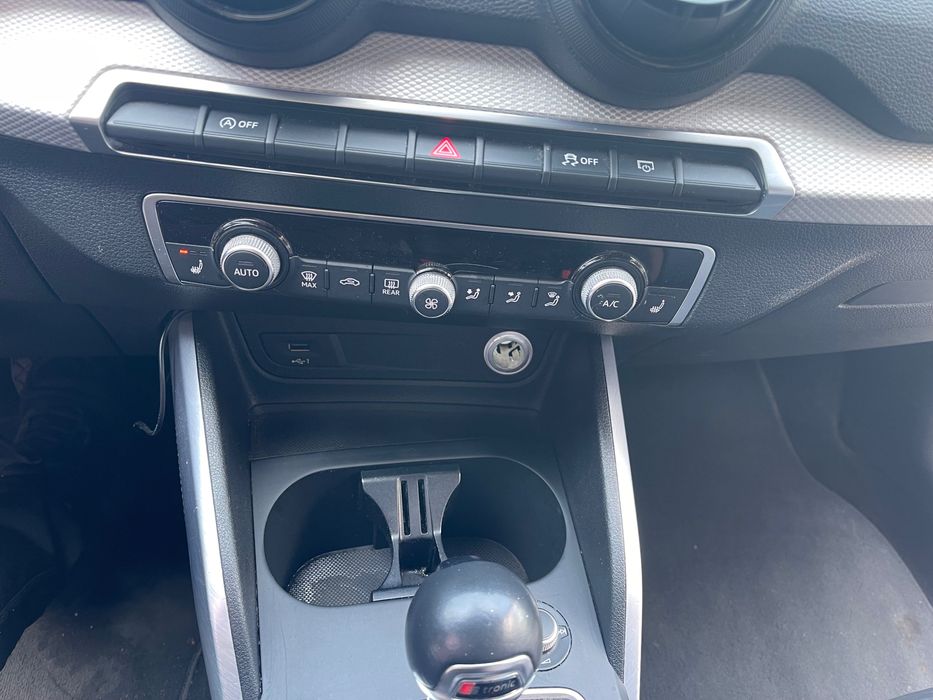 Обява за кола Audi Q2