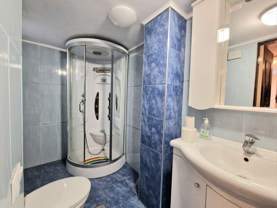 Inchiriez Camera in  Vila zona Capitol