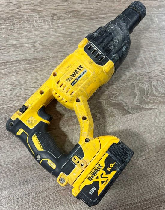 Акумулаторен перфоратор Dewalt DCH133N 18 V