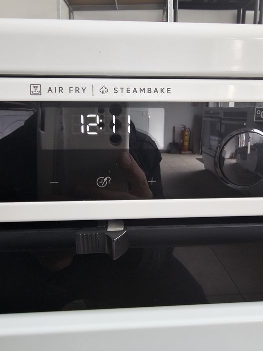 Свободностояща печка с индукционни котлони и пара Voss-Electrolux VKI1