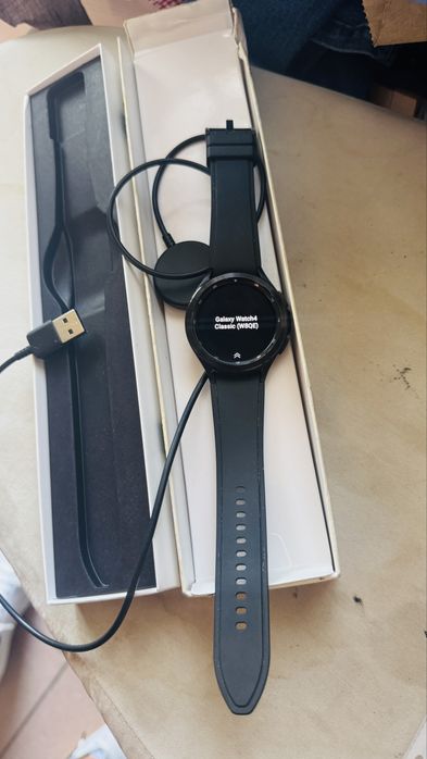 Ceas Samsung Galaxy Whatch 4 Classic  impecabil la cutie