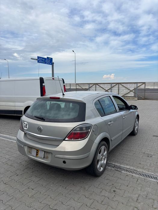 Dezmembram Opel Astra H 1.3 diesel din 2008