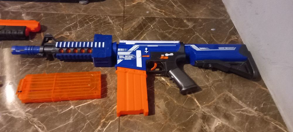 Vând mai multe arme de jucărie nerf.STARE IMPECABILĂ