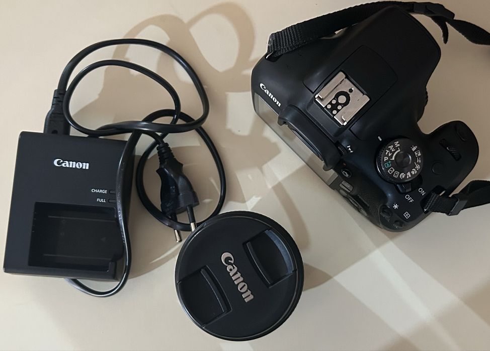 Фотоаппарат Canon EOS 2000D kit 18-55