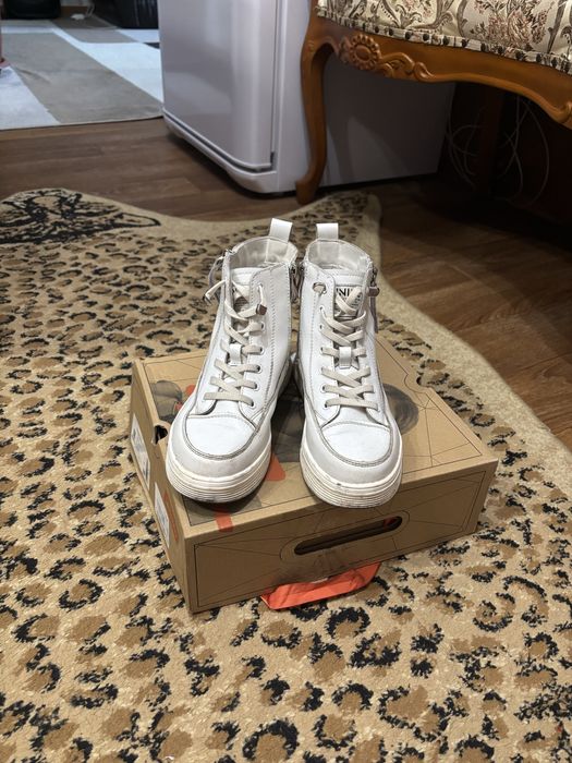 Ботинки в отличном состоянии размер 37