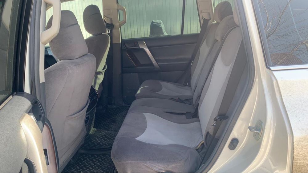 Продам чехол на Toyota Prado 150